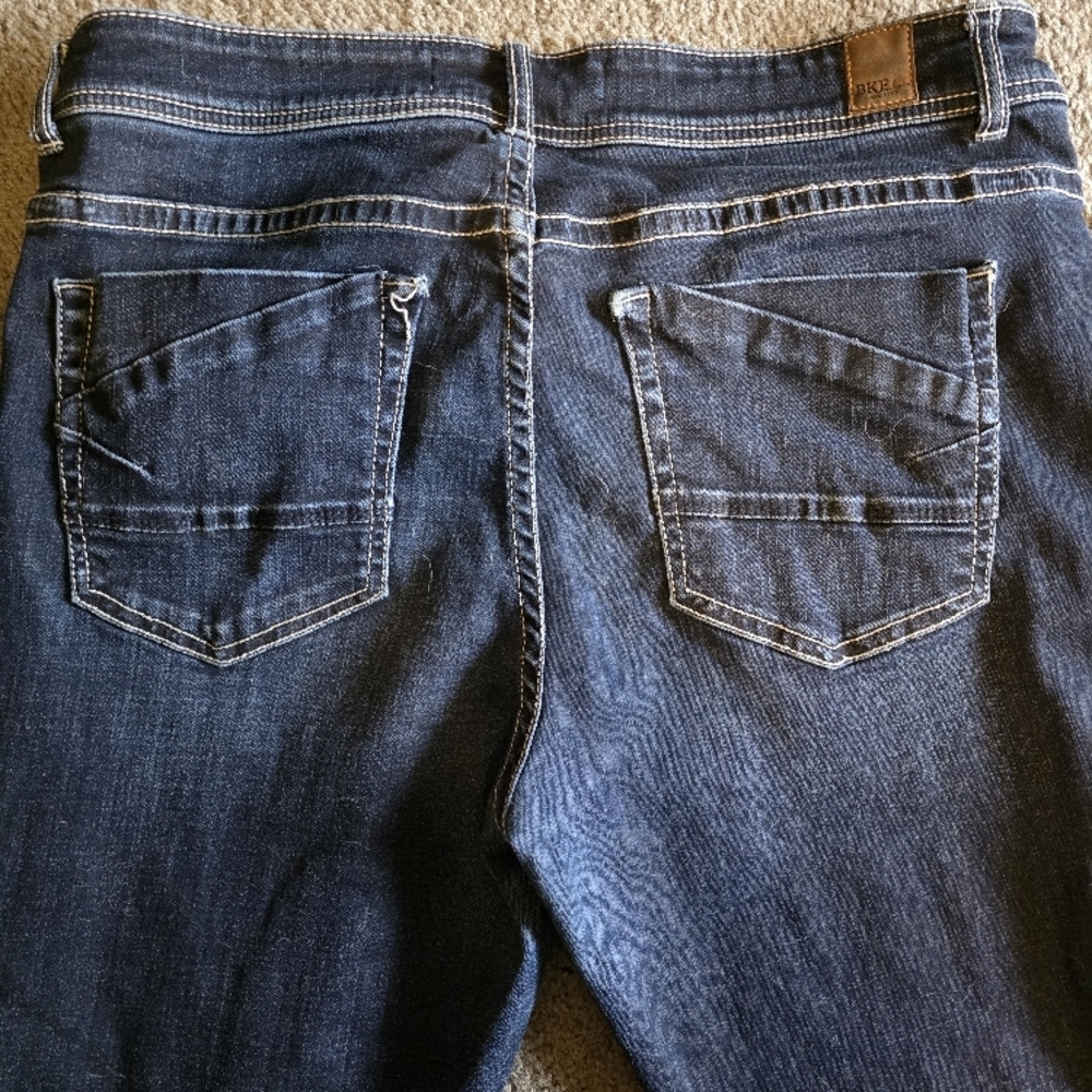 BKE Payton Stretch Cropped Jean Sz 33 Color: Ronke